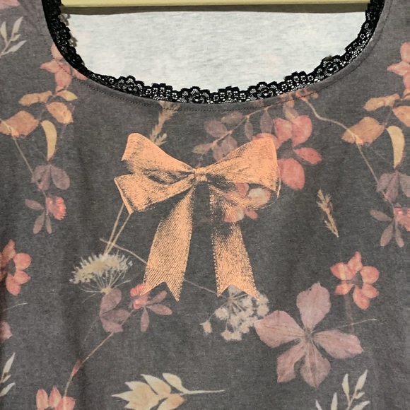 Urban Outfitters Floral Bow Lace Trim Top - Picture 2 of 5